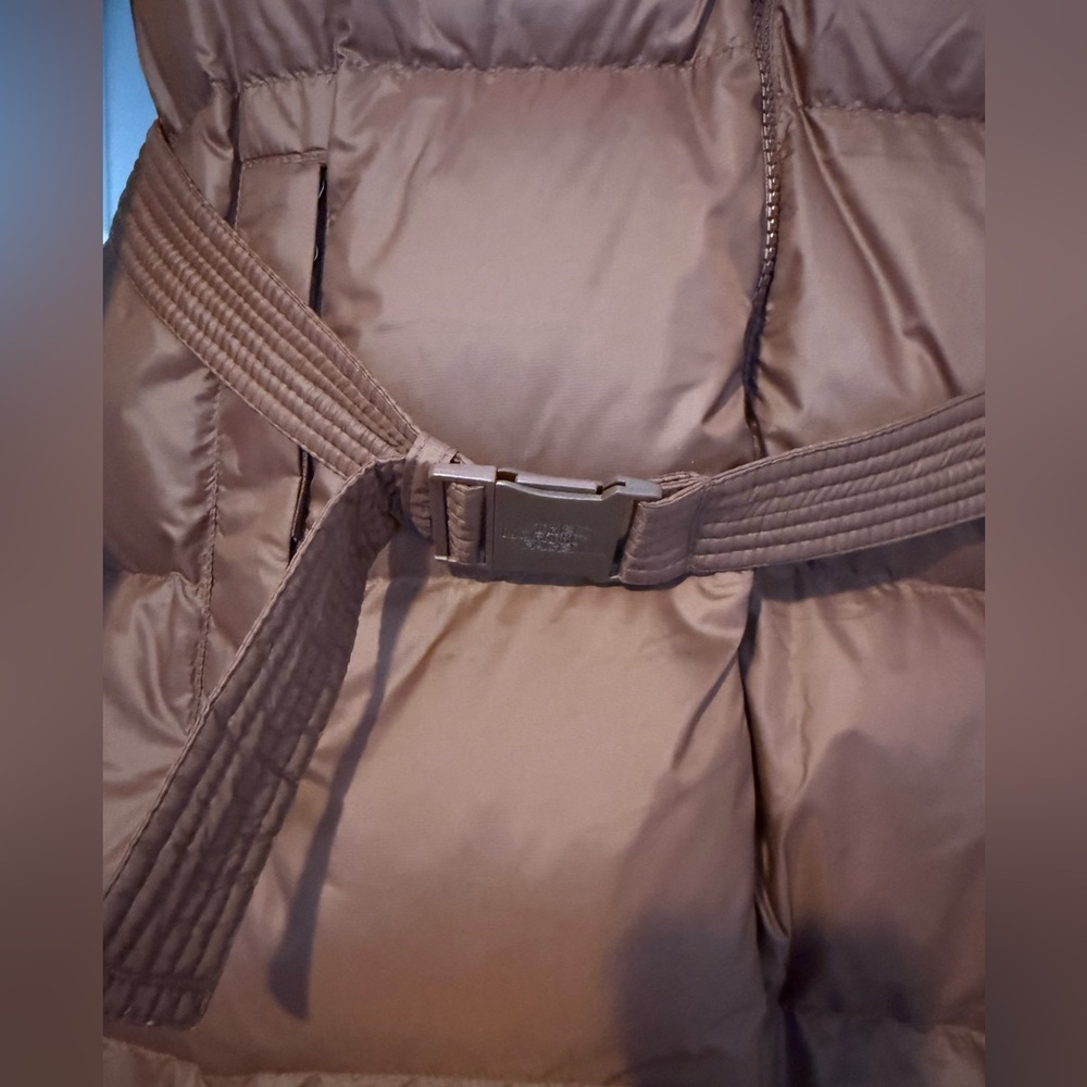 The North Face Women's Dark Oak Belted Puffer Jacket - Picture 5 of 16
